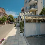 Hotel семеен бриз