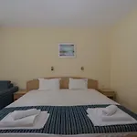 Hotel семеен бриз 3*