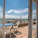 семеен бриз