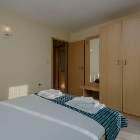 семеен бриз