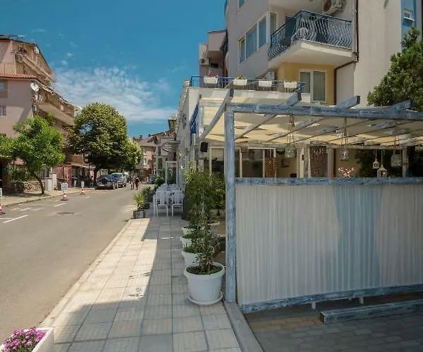 Hotel семеен бриз