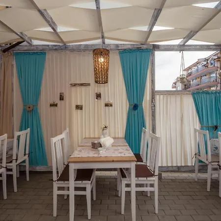 Хотел семеен бриз Созопол