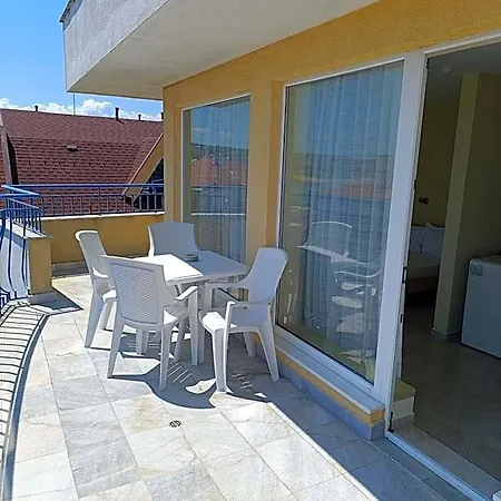 Hotel семеен бриз 3*