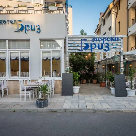 семеен бриз Хотел