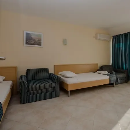 Отель семеен бриз 3*