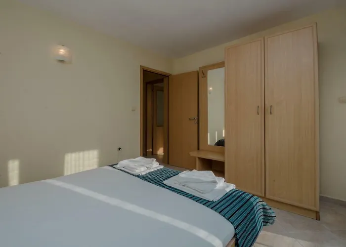 семеен бриз