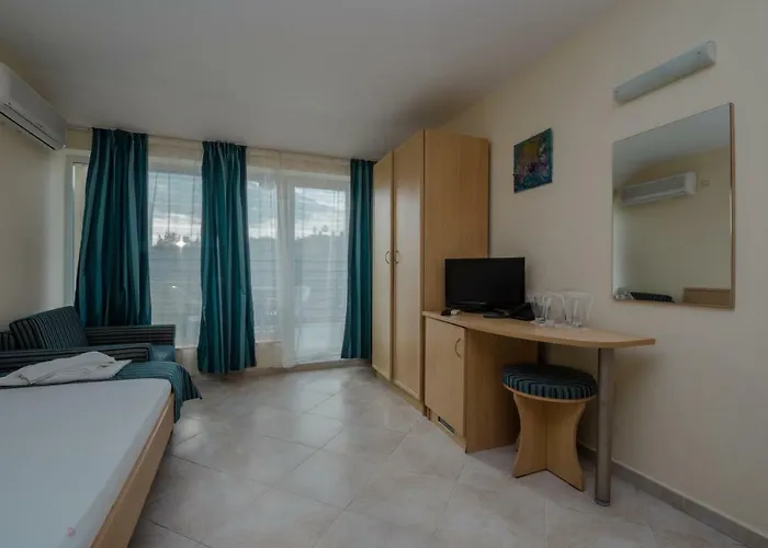 Hotel семеен бриз